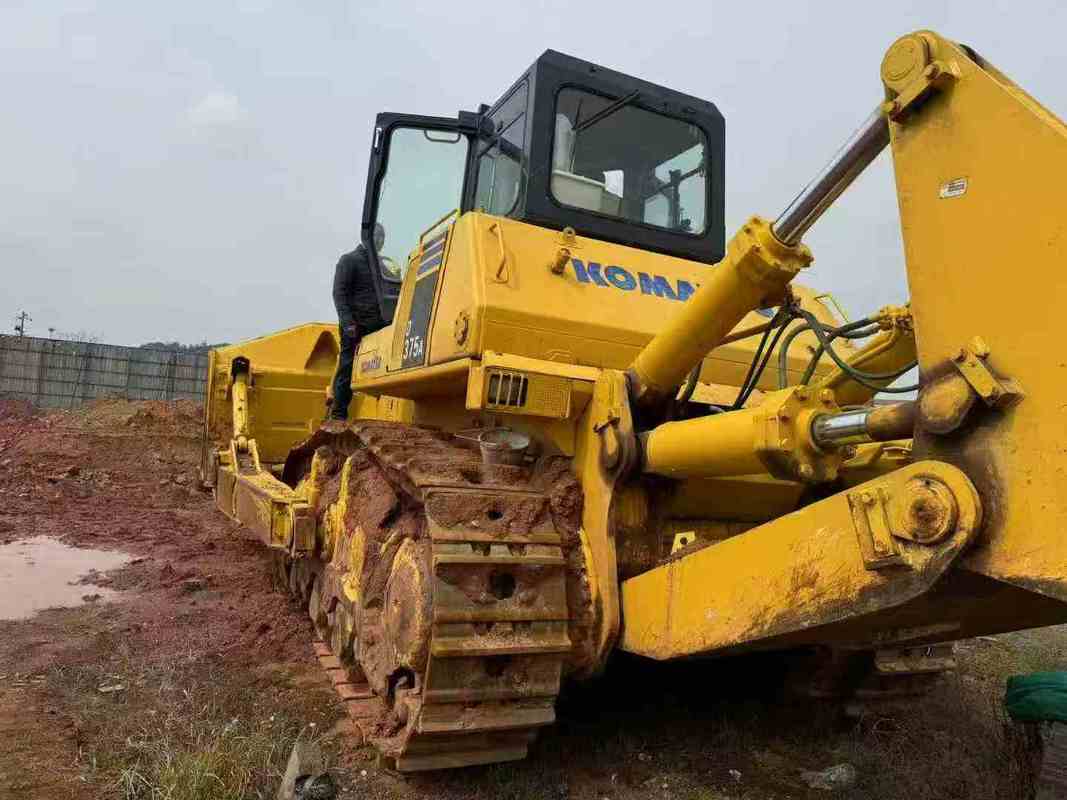 Gebruikte Komatsu D375A-5 Bulldozer te Koop | 68 Ton Rupsdozer Geëxporteerd uit China